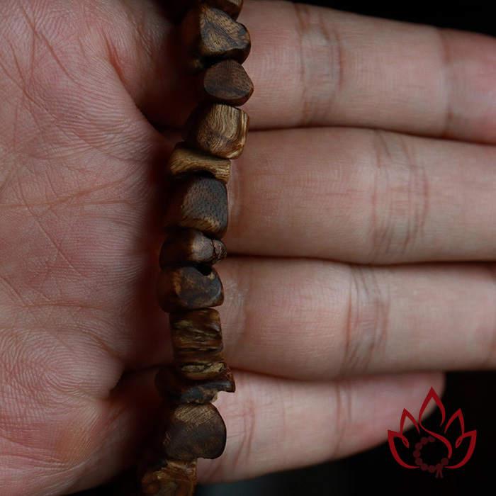 Vòng Trầm Hương Hạt Thô | Trầm Bì Rễ Tự Nhiên